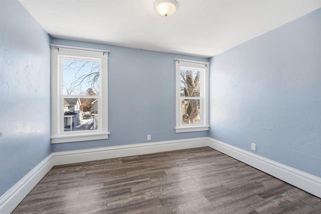 513 EVANS STREET, Oshkosh, WI 54901