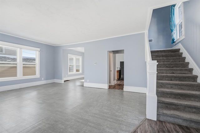 513 EVANS STREET, Oshkosh, WI 54901