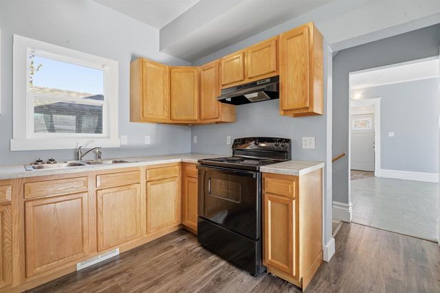 513 EVANS STREET, Oshkosh, WI 54901