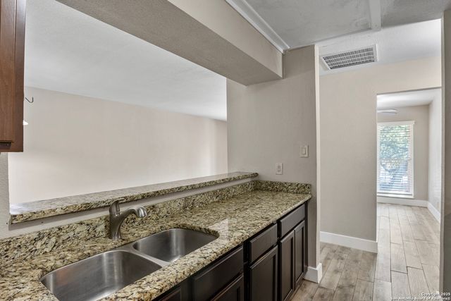 4119 Medical Dr Apt D206, San Antonio, TX 78229