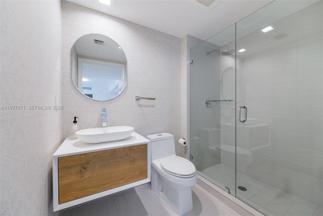 3951 S Ocean Dr 402, Hollywood, FL 33019