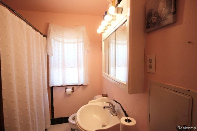18831 Lamont Street, Detroit, MI 48234