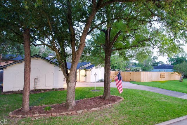 3010 Broadmoor Drive, Sugar Land, TX 77478