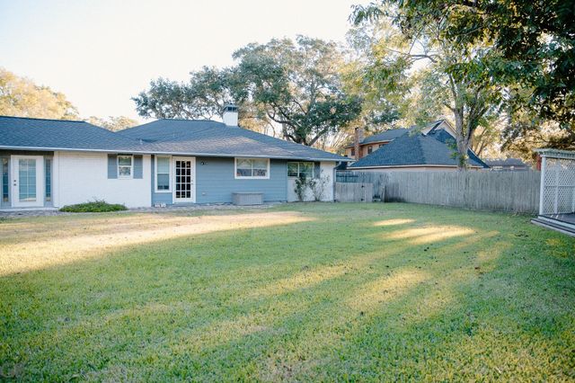 3010 Broadmoor Drive, Sugar Land, TX 77478