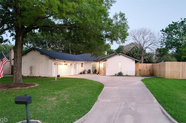 3010 Broadmoor Drive, Sugar Land, TX 77478