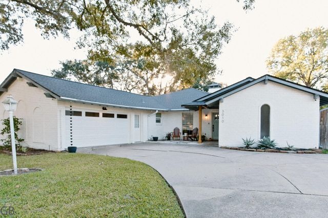 3010 Broadmoor Drive, Sugar Land, TX 77478