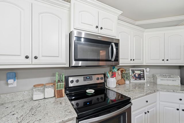 1135 J W Cove, Benton, AR 72019