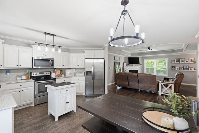 1135 J W Cove, Benton, AR 72019