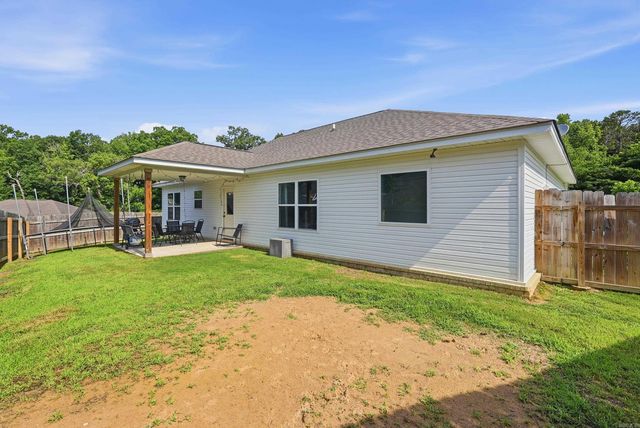 1135 J W Cove, Benton, AR 72019