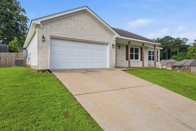 1135 J W Cove, Benton, AR 72019