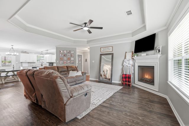 1135 J W Cove, Benton, AR 72019