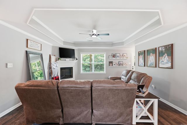 1135 J W Cove, Benton, AR 72019