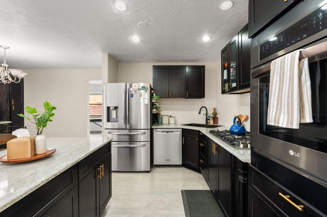 2424 Wisconsin Street NE, Albuquerque, NM 87110