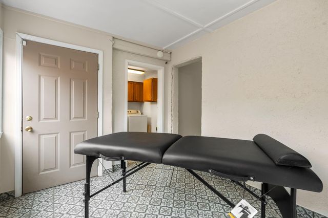 2424 Wisconsin Street NE, Albuquerque, NM 87110