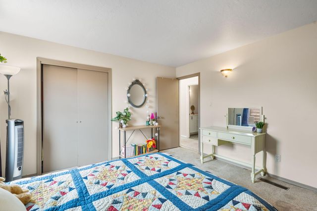 2424 Wisconsin Street NE, Albuquerque, NM 87110