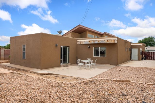 2424 Wisconsin Street NE, Albuquerque, NM 87110