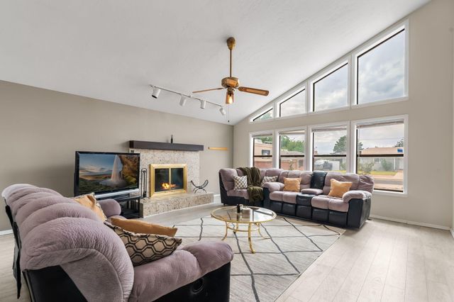 2424 Wisconsin Street NE, Albuquerque, NM 87110