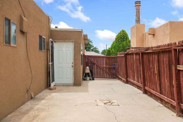 2424 Wisconsin Street NE, Albuquerque, NM 87110