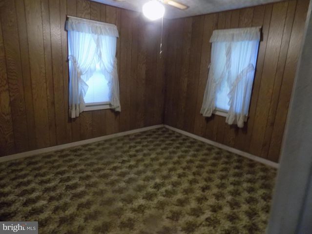 2120 SPINNERSTOWN RD, Quakertown, PA 18951
