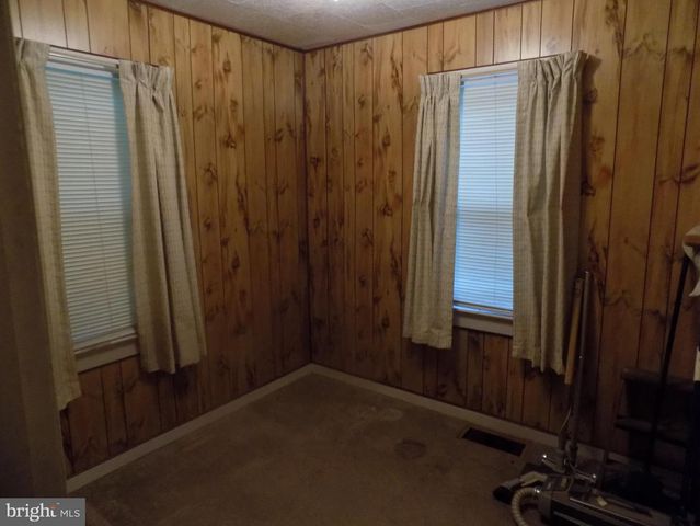 2120 SPINNERSTOWN RD, Quakertown, PA 18951
