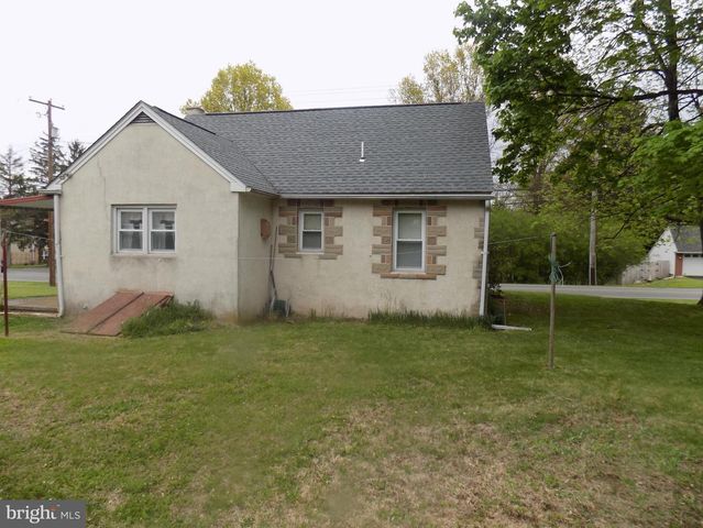 2120 SPINNERSTOWN RD, Quakertown, PA 18951