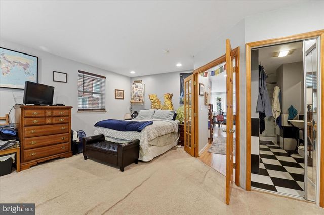 636 GREEN LN, Philadelphia, PA 19128