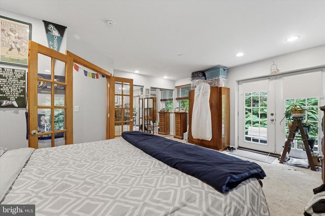 636 GREEN LN, Philadelphia, PA 19128