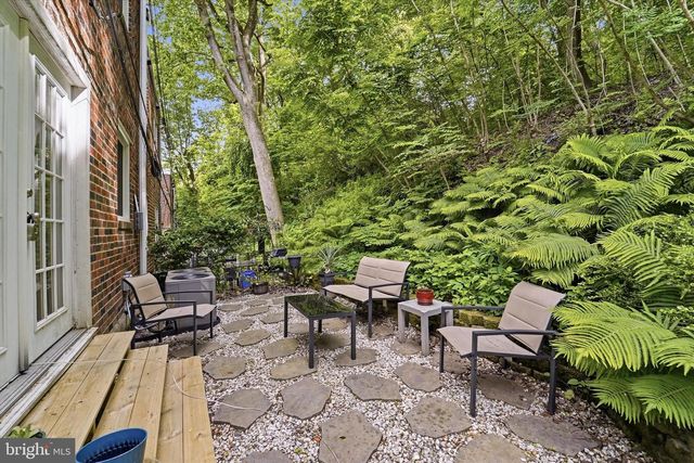 636 GREEN LN, Philadelphia, PA 19128
