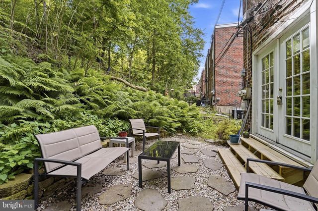 636 GREEN LN, Philadelphia, PA 19128