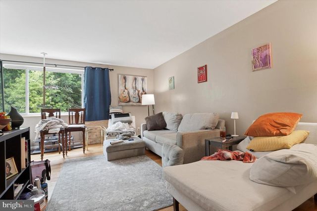 636 GREEN LN, Philadelphia, PA 19128