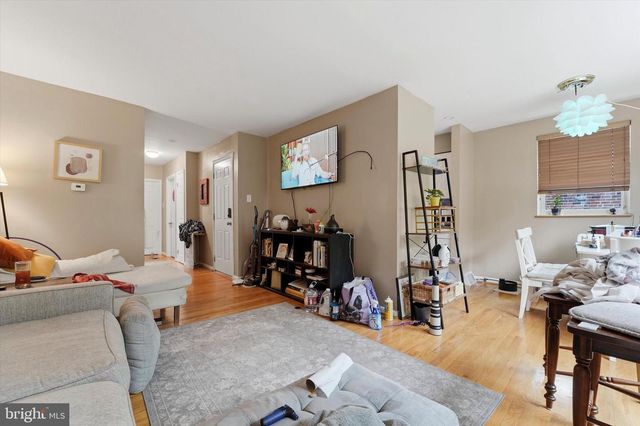 636 GREEN LN, Philadelphia, PA 19128