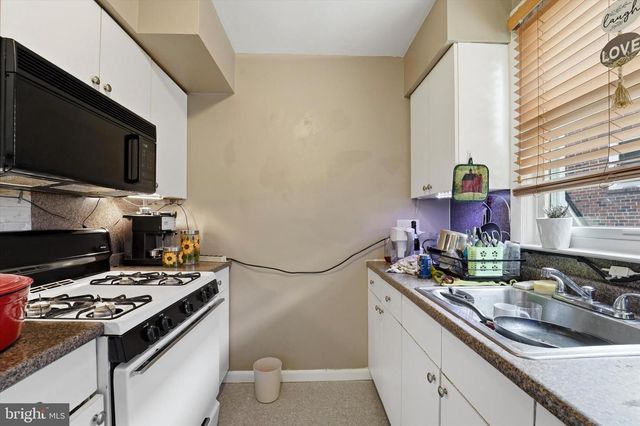 636 GREEN LN, Philadelphia, PA 19128