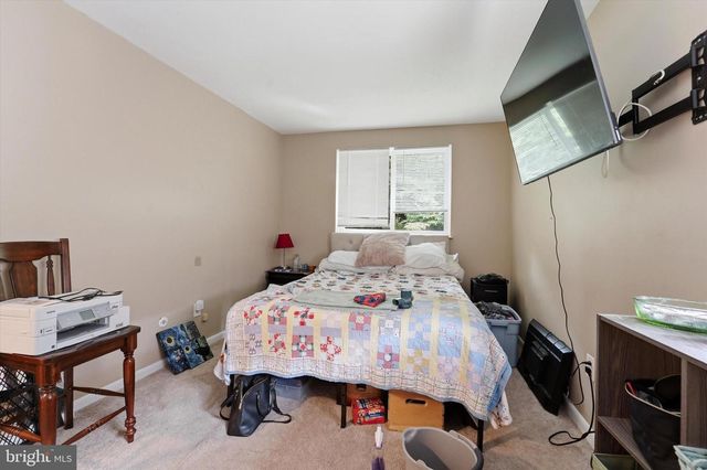 636 GREEN LN, Philadelphia, PA 19128