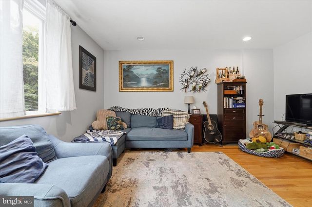 636 GREEN LN, Philadelphia, PA 19128