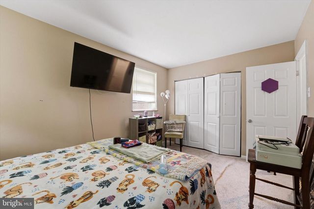 636 GREEN LN, Philadelphia, PA 19128