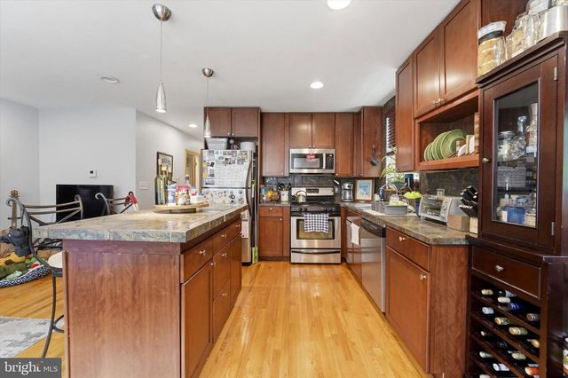 636 GREEN LN, Philadelphia, PA 19128
