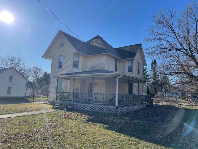 304 E Water Street, Fayette, IA 52142