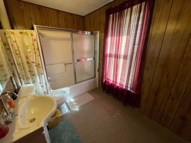 304 E Water Street, Fayette, IA 52142