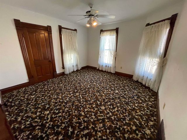 304 E Water Street, Fayette, IA 52142