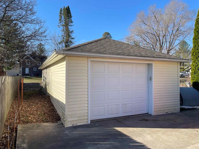 304 E Water Street, Fayette, IA 52142