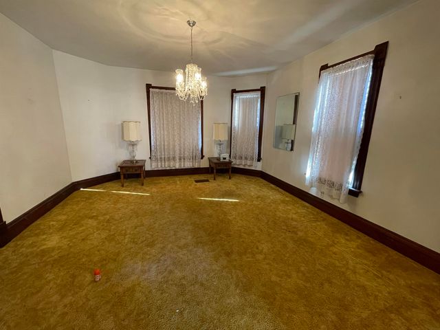 304 E Water Street, Fayette, IA 52142