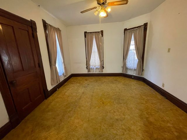 304 E Water Street, Fayette, IA 52142