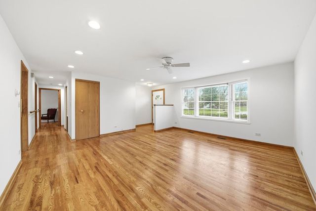 133 Lela Lane, Schaumburg, IL 60193