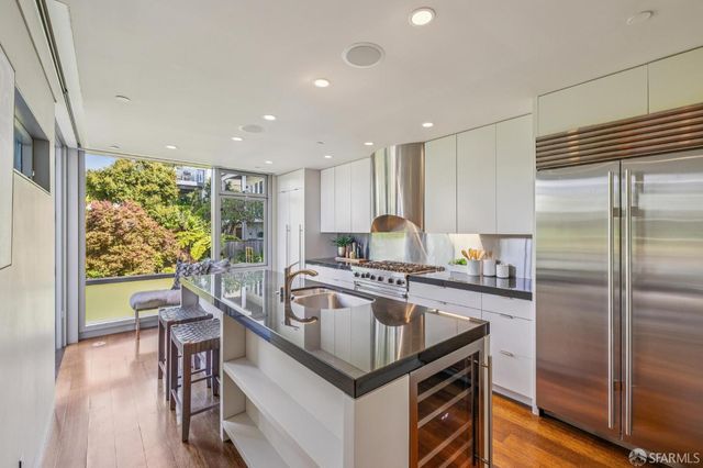 1170 Chestnut Street, San Francisco, CA 94109