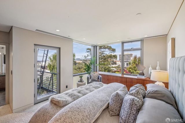 1170 Chestnut Street, San Francisco, CA 94109