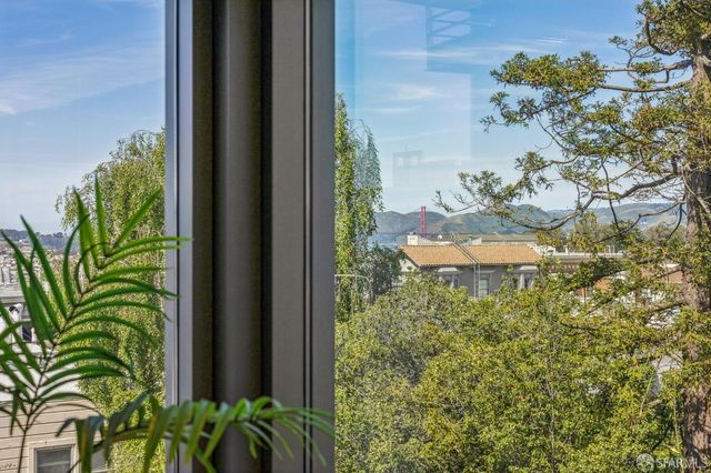 1170 Chestnut Street, San Francisco, CA 94109