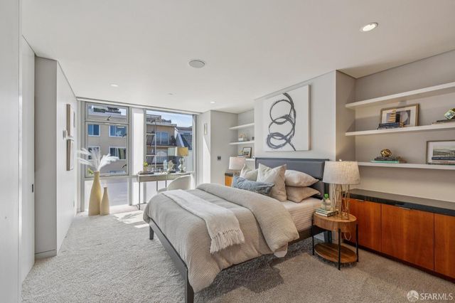 1170 Chestnut Street, San Francisco, CA 94109