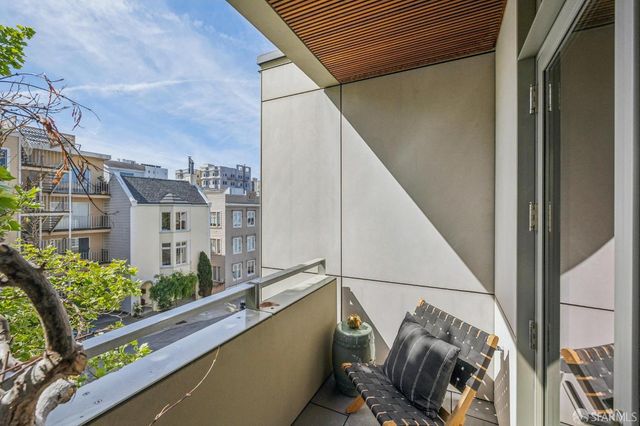 1170 Chestnut Street, San Francisco, CA 94109