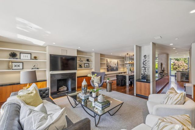 1170 Chestnut Street, San Francisco, CA 94109