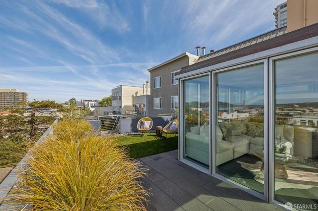 1170 Chestnut Street, San Francisco, CA 94109